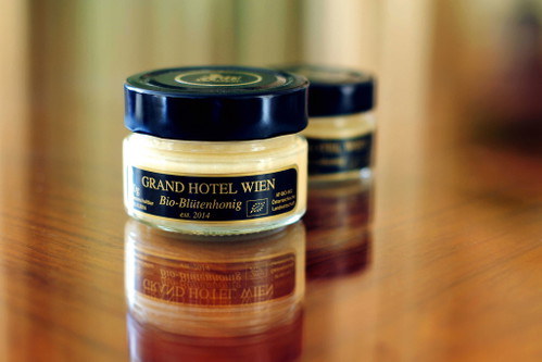 Bleibt in Erinnerung: Der Blütenhonig von den Bienen am Dach der »Grand Hotels«.