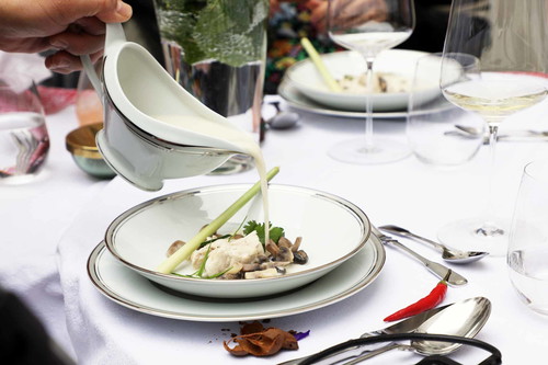 Der erste Gang: Tom Kha Gai.