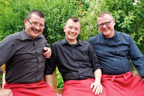 Familie Matzner bietet in Düsseldorf und Neuss bestes Fleisch an. 