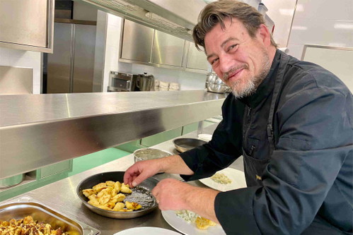 Küchenchef Ernst Skvarca.