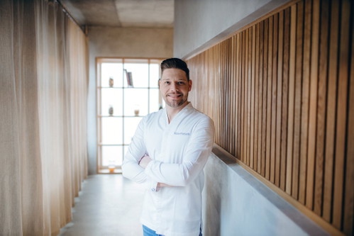 Robin Pietsch ist der sympathische Star der ganzen Region. Er führt in Wernigerode mittlerweile zwei Sterne-Restaurants.