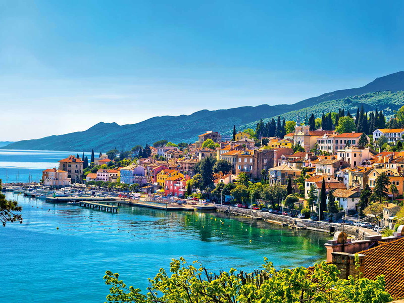 Volosko: malerische Hafenstadt in der Kvarner-Bucht, eine Region Kroatiens, die unter Feinschmeckern immer beliebter wird.