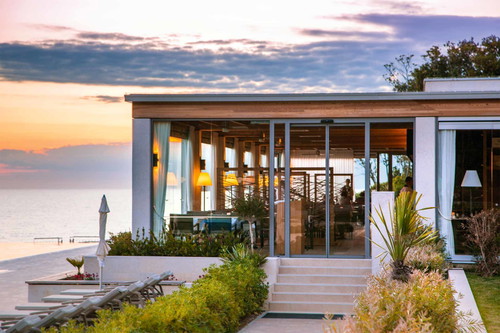 »Valamar Restaurant Miramare«: aufwendige Gourmetküche mit großartigem Blick aufs Meer.