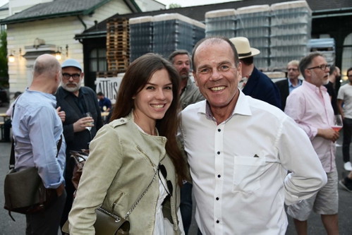 Katharina-Julia Zagata (Echo Medienhaus) und&nbsp;Fachgruppenobmann Gastronomie&nbsp;Peter Dobcak&nbsp;(Wirtschaftskammer)