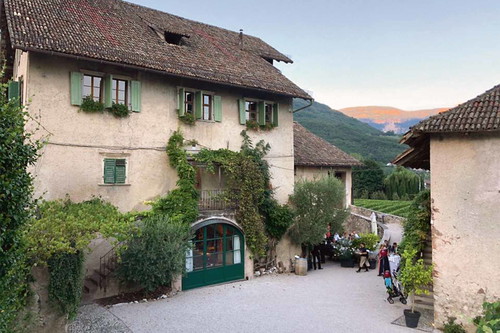 Der »Panholzerhof« am Kalterer See ist immer einen Besuch wert.