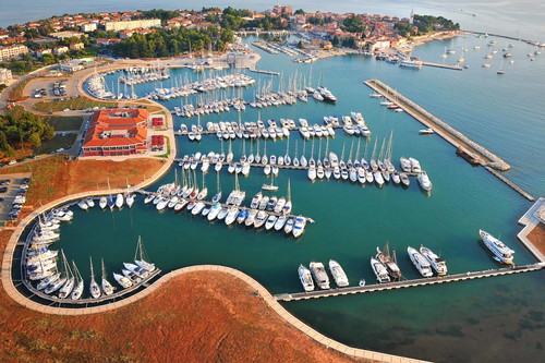 Die Marina von Novigrad.