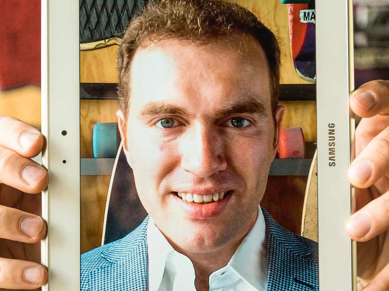 Benedikt Komarek, Eigentümer und Geschäftsführer des »Hotel Schani«, setzte schon früh auf Digitalisierung und arbeitet eng mit dem Fraunhofer Institut zusammen.