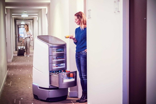 Full-Service. Der Roboter »Jeeves« von Robotise bewährt sich schon in einigen Hotels.