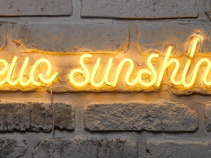 Den Sommer in den eigenen vier Wänden genießen: Falstaff präsentiert&nbsp;Tipps für die schönste Tisch-Deko im Sommer!