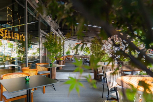 Die Terrasse des »Selleny's«