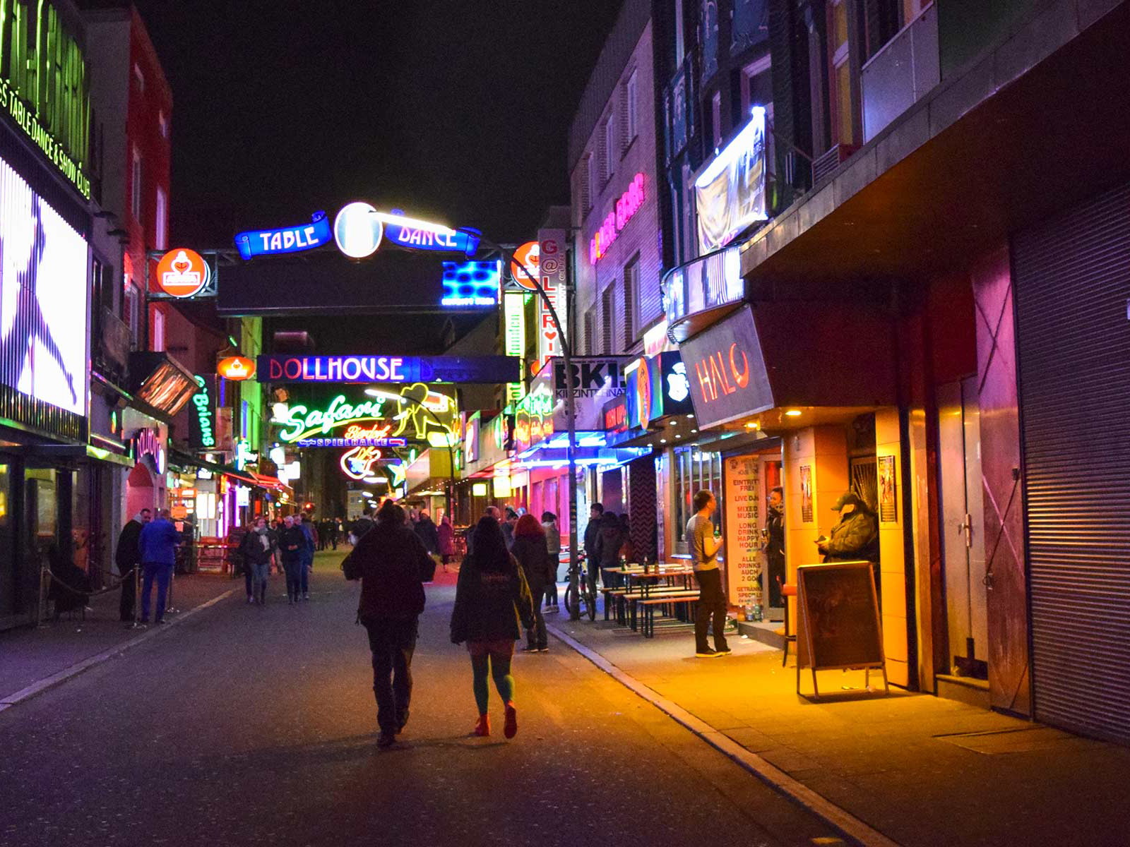 Die Reeperbahn ist eine der beliebtesten Ausgeh-Meilen Hamburgs.
