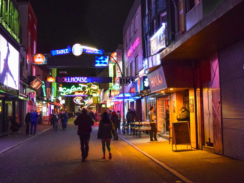 Die Reeperbahn ist eine der beliebtesten Ausgeh-Meilen Hamburgs.