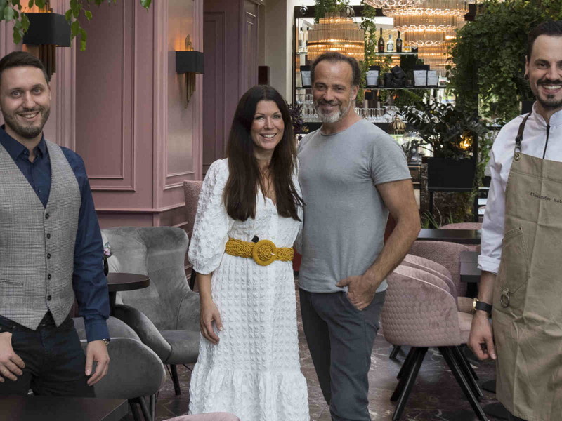 Judith und Gerald Schwarz freuen sich mit Gernot Büttner-Vorraber und Alexander Robin (alle »Aiola«) über die Eröffnung.