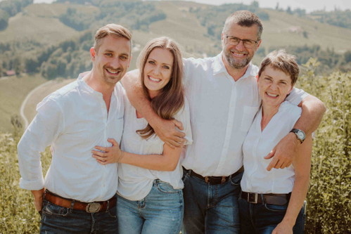 Hinter den Edelbränden steht die ganze Familie.