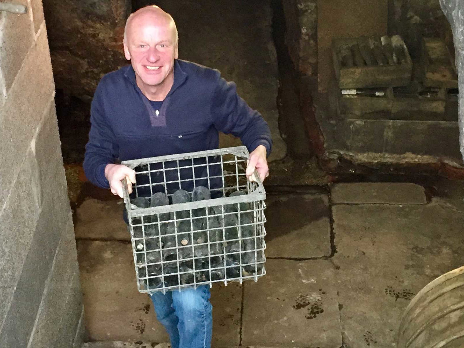 Aus dem Weingut Egon Müller-Scharzhof wurden keine Flaschen entwendet – sondern Etiketten.