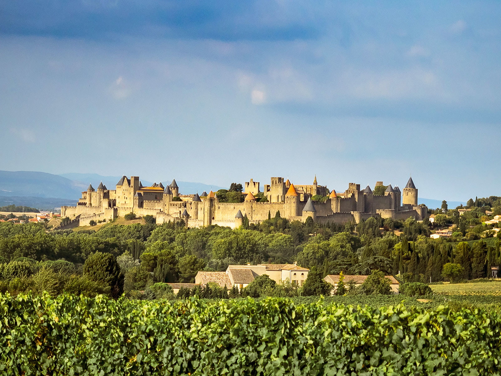 Die historische Stadt Carcassonne ist eines der Zentren des Languedoc.