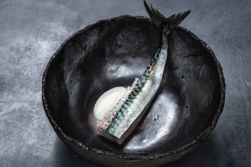 Makrele,&nbsp;Meerrettich und Apfel – Gericht aus dem Restaurant von Konstantin Filippou.