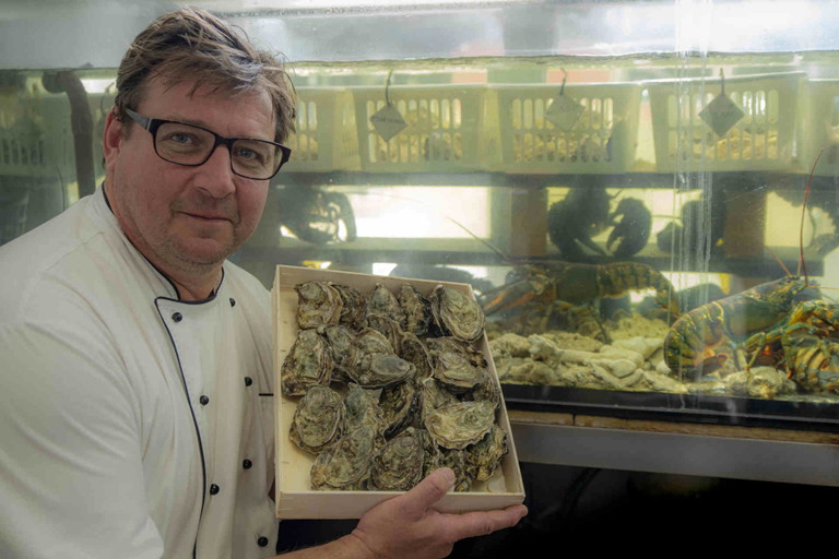 Markus Trocki führt ein modernes Fischrestaurant.