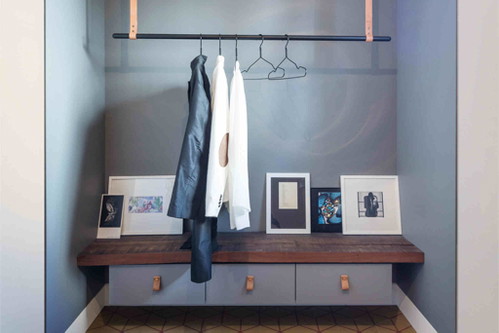 Eine Garderobe von der Schieber | De Zanet InnenArchitekten GmbH.