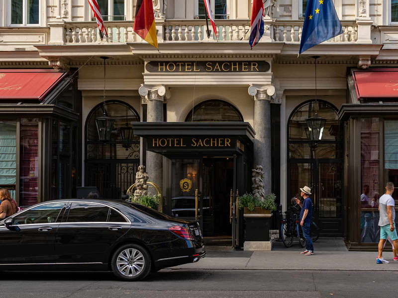 Der Eingang zum Wiener Hotel Sacher