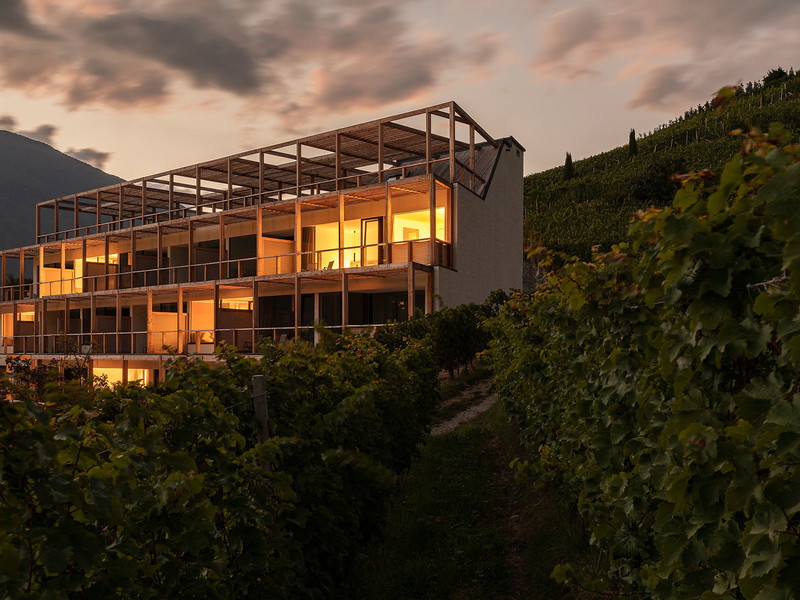 Haller Suites und Restaurant im Südtiroler Eisacktal lockt mit Belgisch-Südtiroler Küche und hauseigenem Wein.