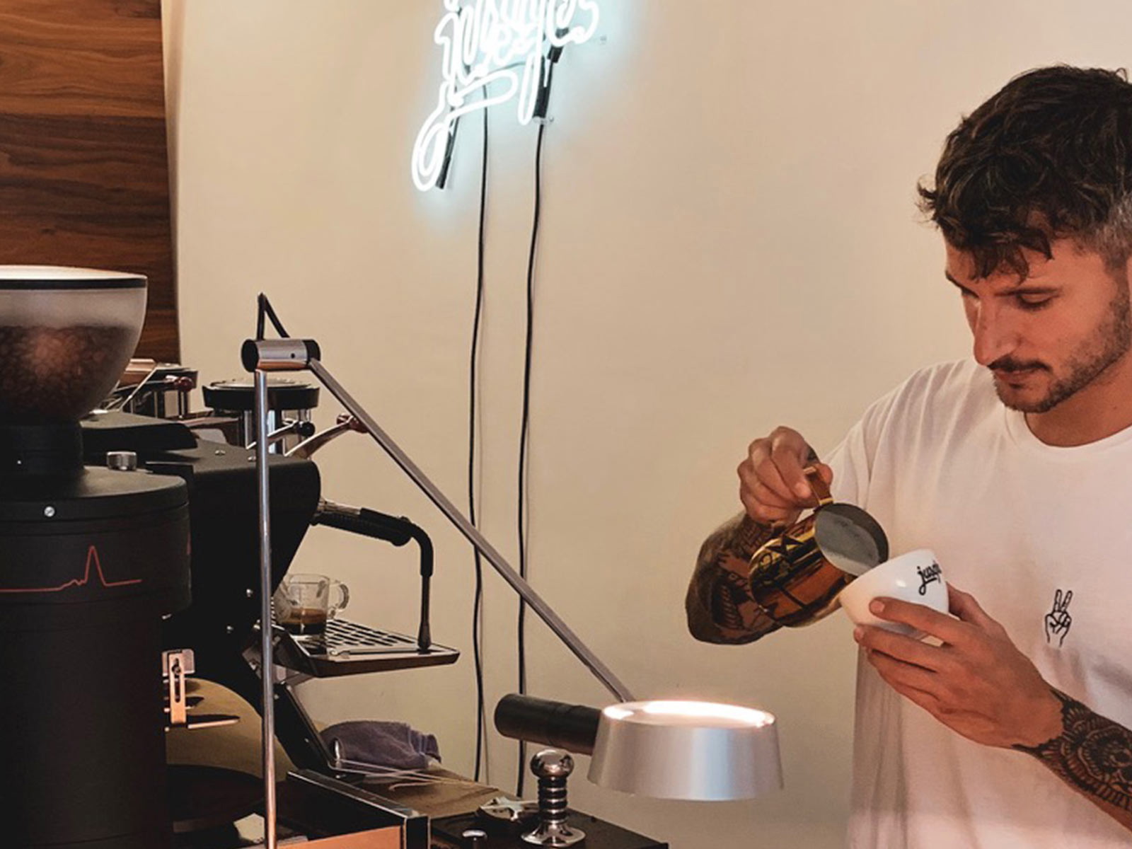 In der Kaffeebar «jusq'a» wird Kaffee mit höchsten Qualitätsanspüchen und Wertschätzung gegenüber den Rohstoffen gebraut.