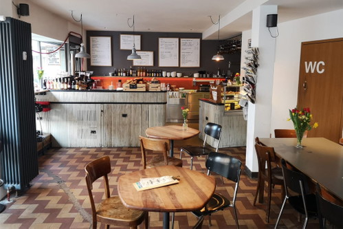 Das «Café frühling» in Basel