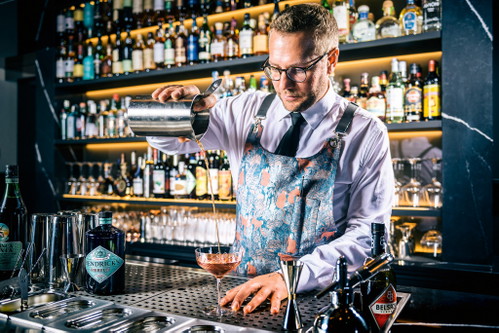 Dirk Hany von der «Bar am Wasser» bietet während der FOOD ZURICH ein Cocktail-Food-Pairing-Menu an.