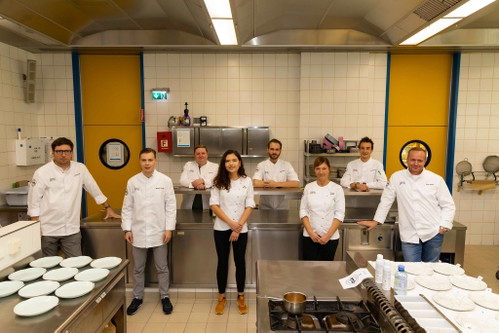 Die Jury in der Kategorie Pâtisserie: Thomas Naderer (»Die Pâtisserie«), Benjamin Schröder (»Restaurant Apron«), Robert Ferstl (»Restaurant Nullneun«), Jaimy Reisinger (Falstaff Young Talent 2019), Jürgen Vsetecka (»Meinl am Graben«), Daniela Rombold (»Delikatessen Frankowitsch«), Dominik Fitz (»Einfach Fitz – Die Zuckerbäcker) und Hubert Wallner (»See Restaurant Saag«).