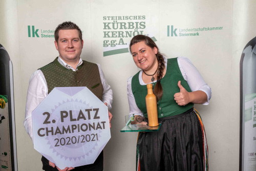 Große Freude über den zweiten Platz haben Andrea und Manfred Platzer aus Obergnas.