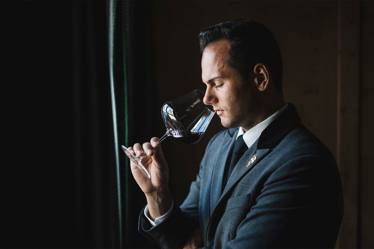 Sommelier Lukas Gerges