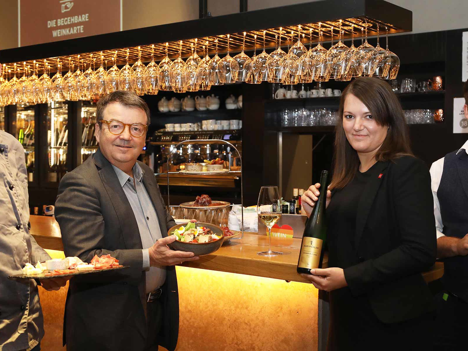 Küchenchef Simon Siebdraht, Geschäftsführer Willi Klinger, Gastro-Leiterin Kristina Sucic und Marketing-Manager Raphael Hyee.