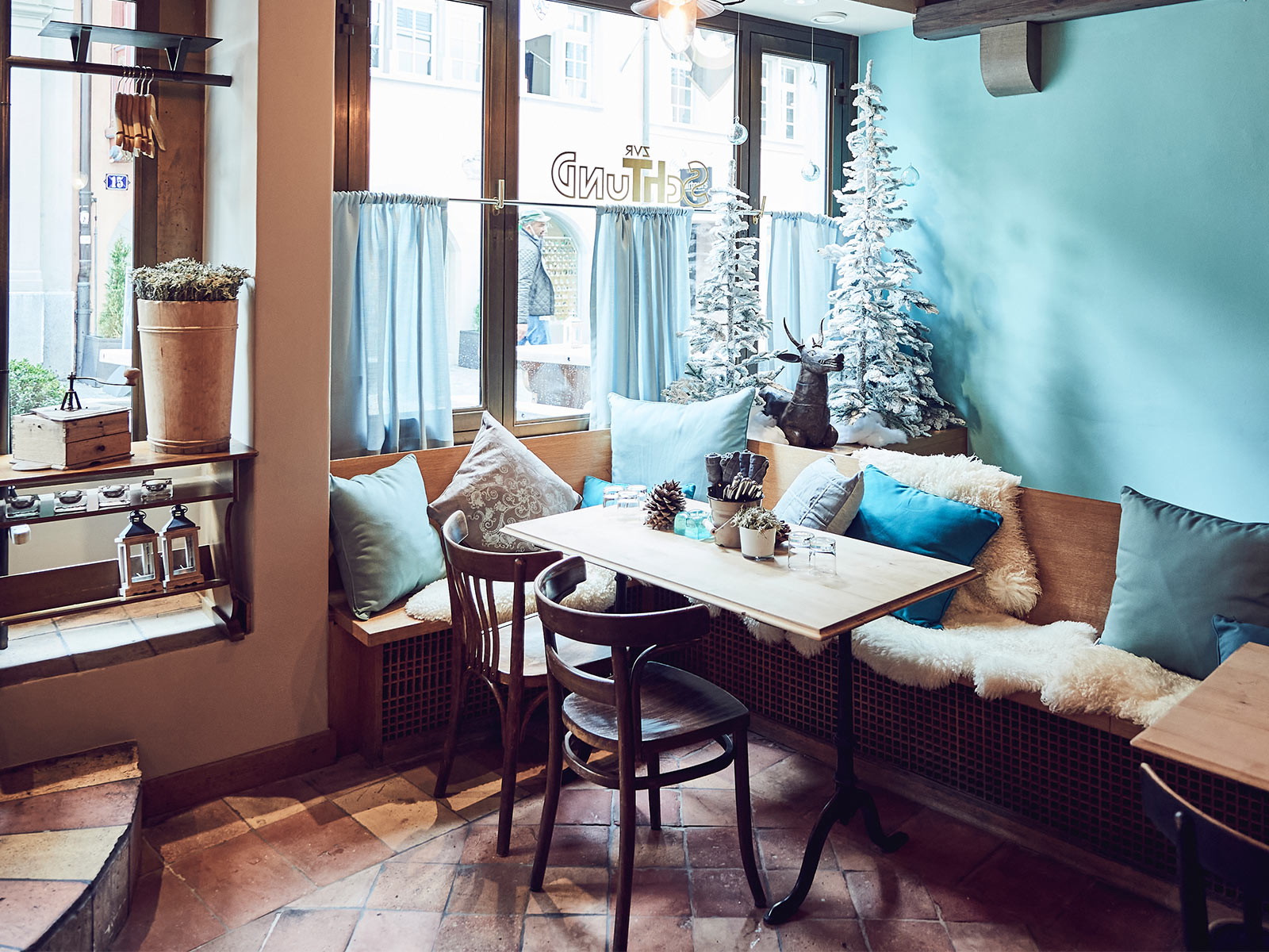 Aus Zermatt direkt in die Zürcher Altstadt: Das Pop-Up «@Paradise by Chez Vrony» in der «Wirtschaft zur Schtund» im «Widder Hotel».