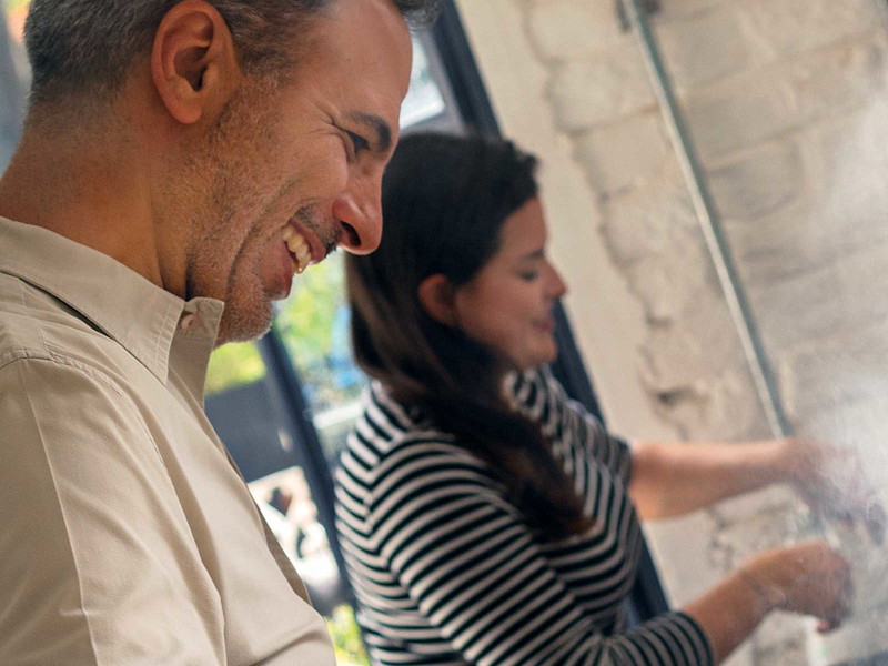 Co-Köchin Ixta Belfrage und Yotam Ottolenghi