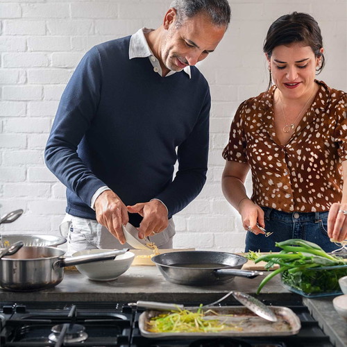 Ixta Belfrage ist seit Jahren Teil des&nbsp;eingeschworenen&nbsp;Teams, mit dem&nbsp;Ottolenghi die Rezepte für seine Bücher und&nbsp;Kolumnen ausarbeitet.