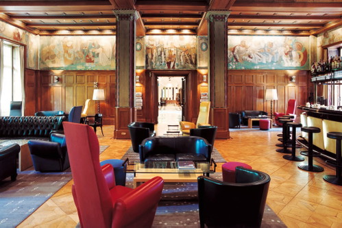 Das »Parkhotel Laurin« beheimatet eines der besten Restaurants der Stadt.