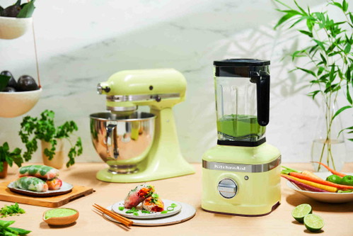 Küchenmaschine und Blender in »Kyoto Glow«.