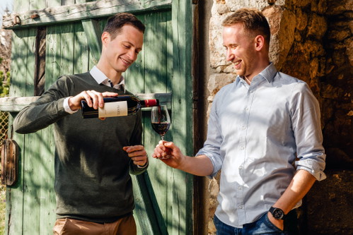 Die Brüder Konrad jun. und Lukas Mariel aus Wulkaprodersdorf sind Sieger mit der roten Cuvée »Condre«.