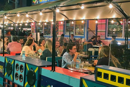 It’s the law: In den New Yorker Restaurants darf derzeit nur jeder vierte Tisch besetzt sein.&nbsp; Deshalb unternehmen die Gastronomen alles, um die Gastgartensaison zu verlängern.&nbsp;
