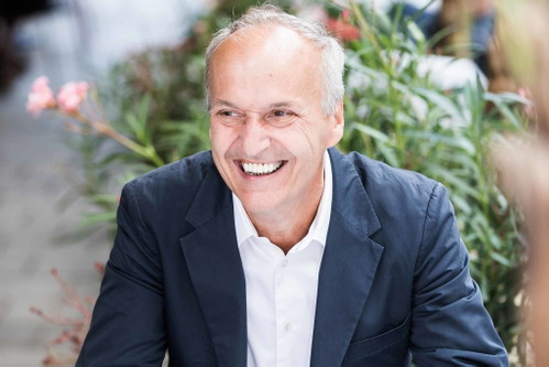»Campari ist ein demokratisches Getränk, nicht abgehoben. Damit kann sich jeder mit Soda oder Orange viel Gutes tun.« Peter Friese, Patron »Bar Campari« &amp; »Schwarzes Kameel«.