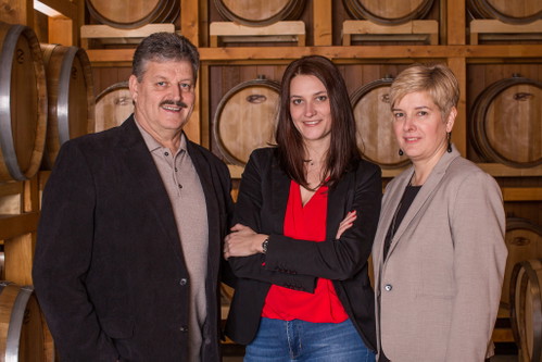 Vater Johann, Tochter Jasmin und Mutter Monika Haider (v.l.).