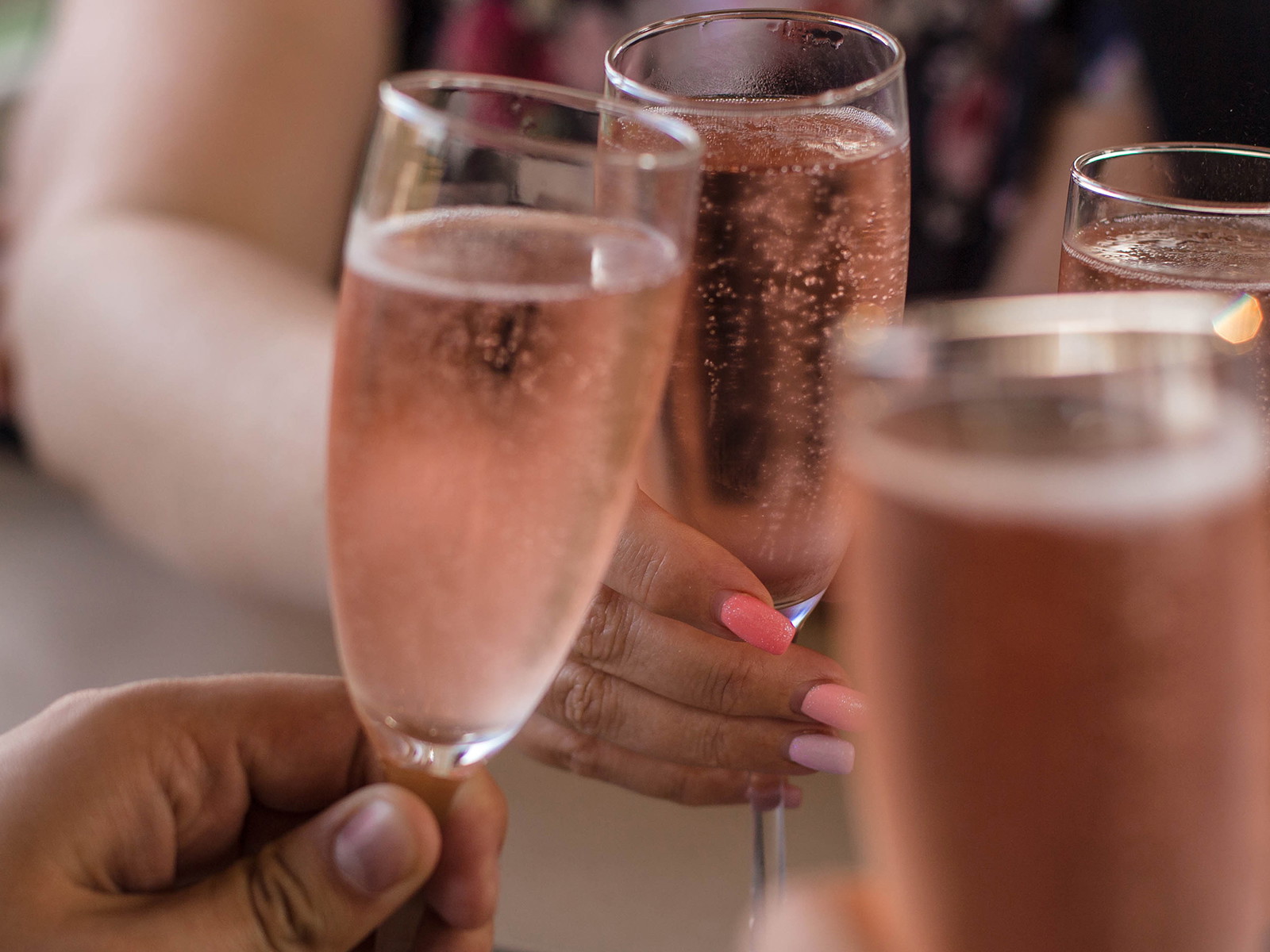 Der Prosecco Rosé besteht aus Glera- und Pinot-Noir-Trauben.
