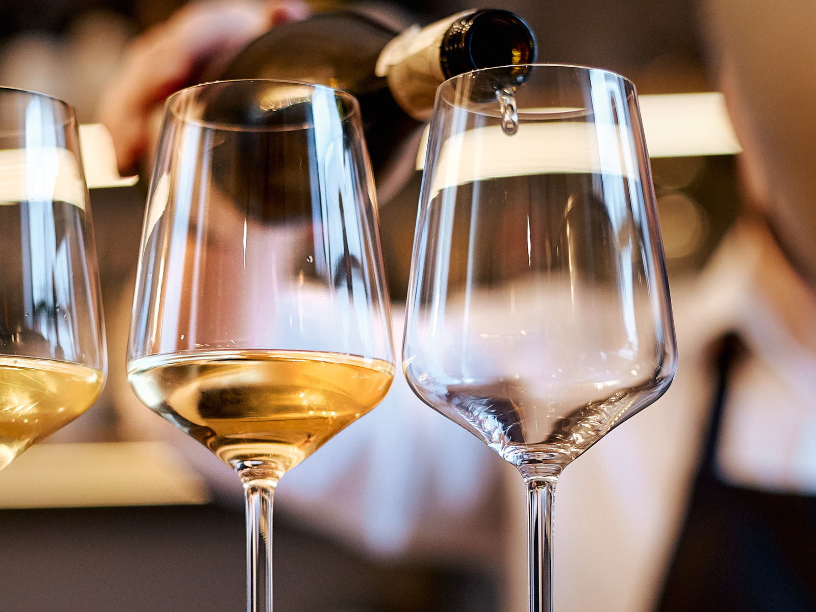 Aus mehr als 9000 eingereichten Weinen kürte eine Expertenjury die 17 SALON-Sieger des Jahres 2020.