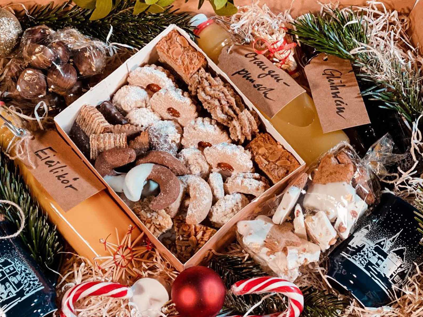 Prall gefüllte Adventbox des »Handwerk Restaurant«