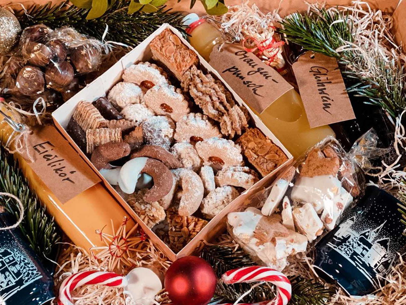 Prall gefüllte Adventbox des »Handwerk Restaurant«