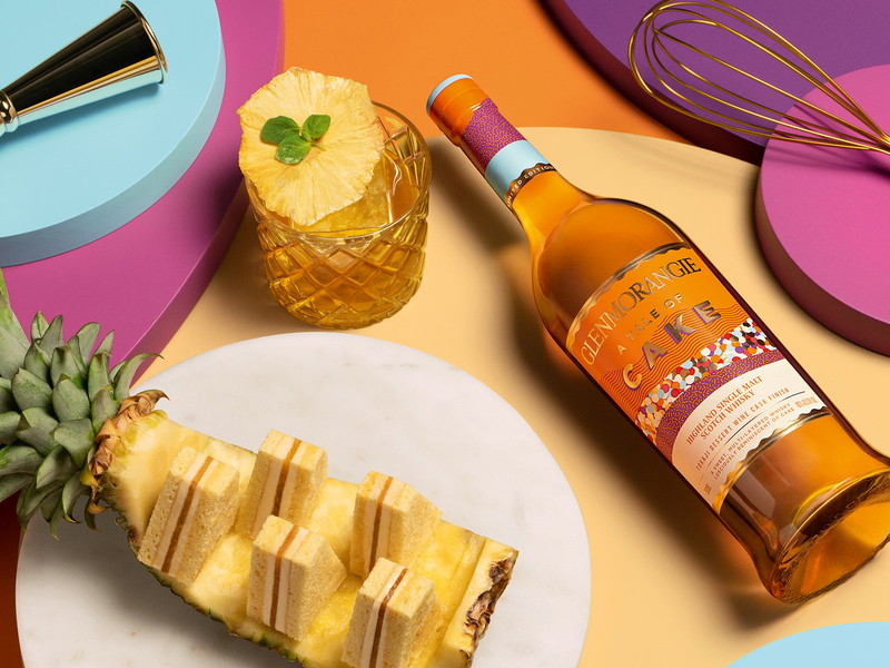 Der neue Whisky A Tale of Cake erscheint in moderner, auffallender Verpackung.