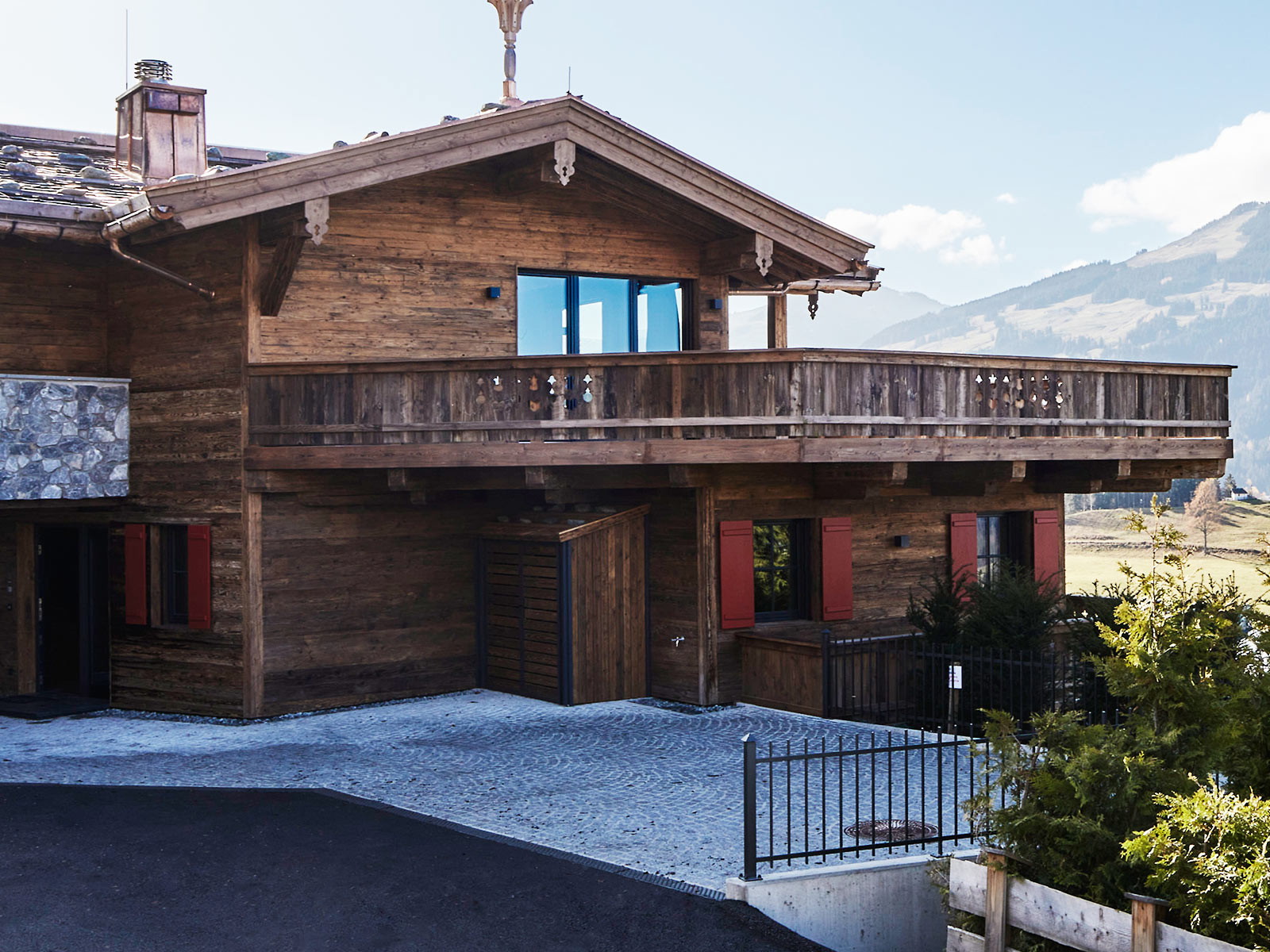 Das Chalet Aurach in Kitzbühel ist mit einem Preis von 12,9 Millionen CHF&nbsp;der teuerste österreichische Vertreter&nbsp;im Ranking.