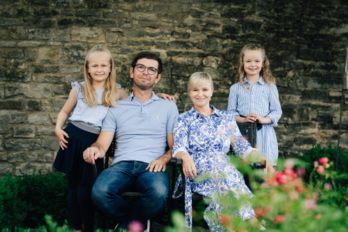 Die deutsche Winzerfamilie Weickert aus der Region Franken hat sich unter anderem der Sorte Scheurebe verschrieben. Diese besticht im Optimalfall mit einem wunderschönen Cassisaroma.