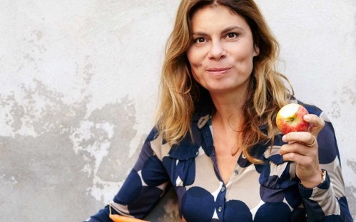 Starköchin Sarah Wiener fordert verantwortungsvollen und bewussten Umgang mit Nahrung – von Produzenten und Konsumenten gleichermaßen.