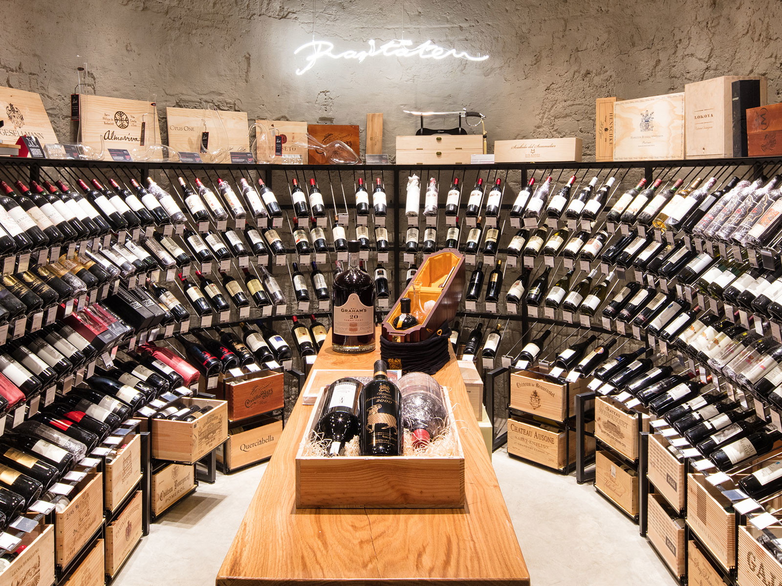 Der Raritätenkeller der&nbsp; »Wein&amp;Co« Filiale Stephansplatz/Jasomirgottstraße.&nbsp;